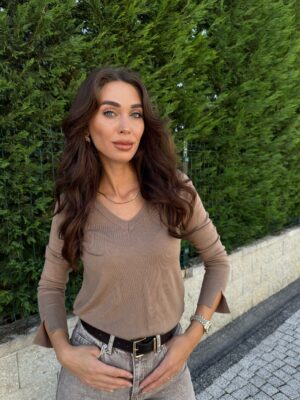 V Yaka Kolu Yırtmaçlı Kazak