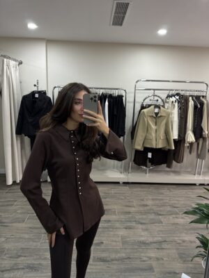 BELDEN OTURTMALI DÜĞME AKSESUARLI GÖMLEK